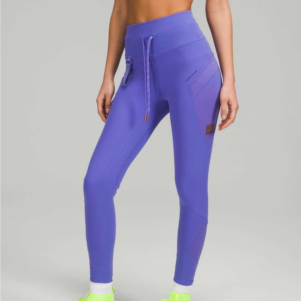 NWT Lululemon Cargo SHR Hiking
Tight 25 Leggings/ size 2